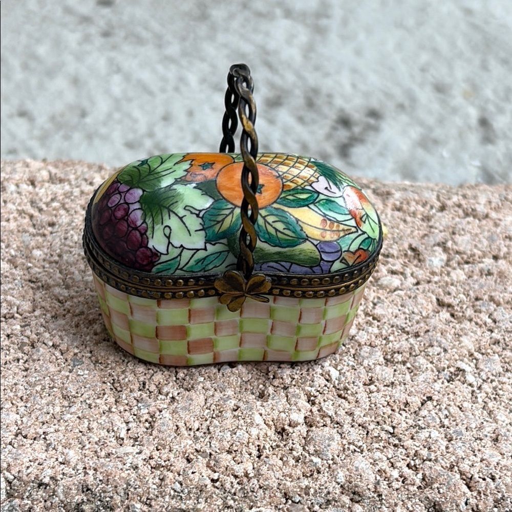 Limoges Chamart Exclusive trinket box